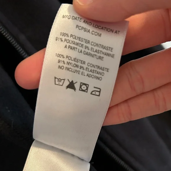 GUC Patagonia Classic Micro-D Fleece Jacket (Black, Small) - Picture 9 of 9